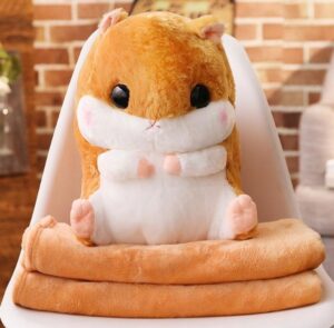 Poduszka z kocem wzór chomik pomarańczowy